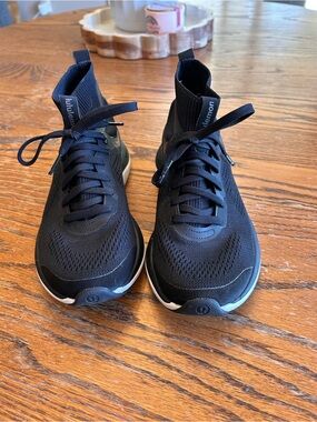Lululemon Chargefeel Mid Women’s Workout Shoe